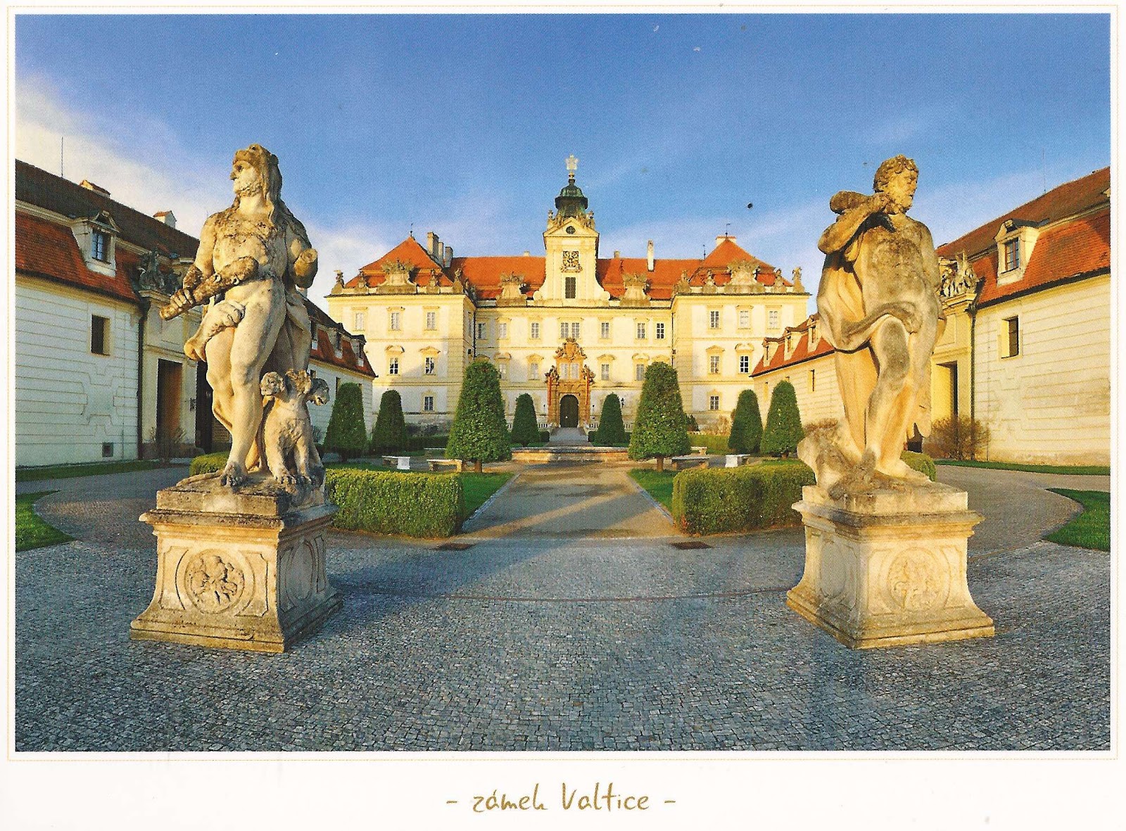 https://mdw-travel-data-us-east-1.s3.amazonaws.com/img/country/Czech-Republic/Lednice-Valtice-Cultural-Landscape/img_01.jpg