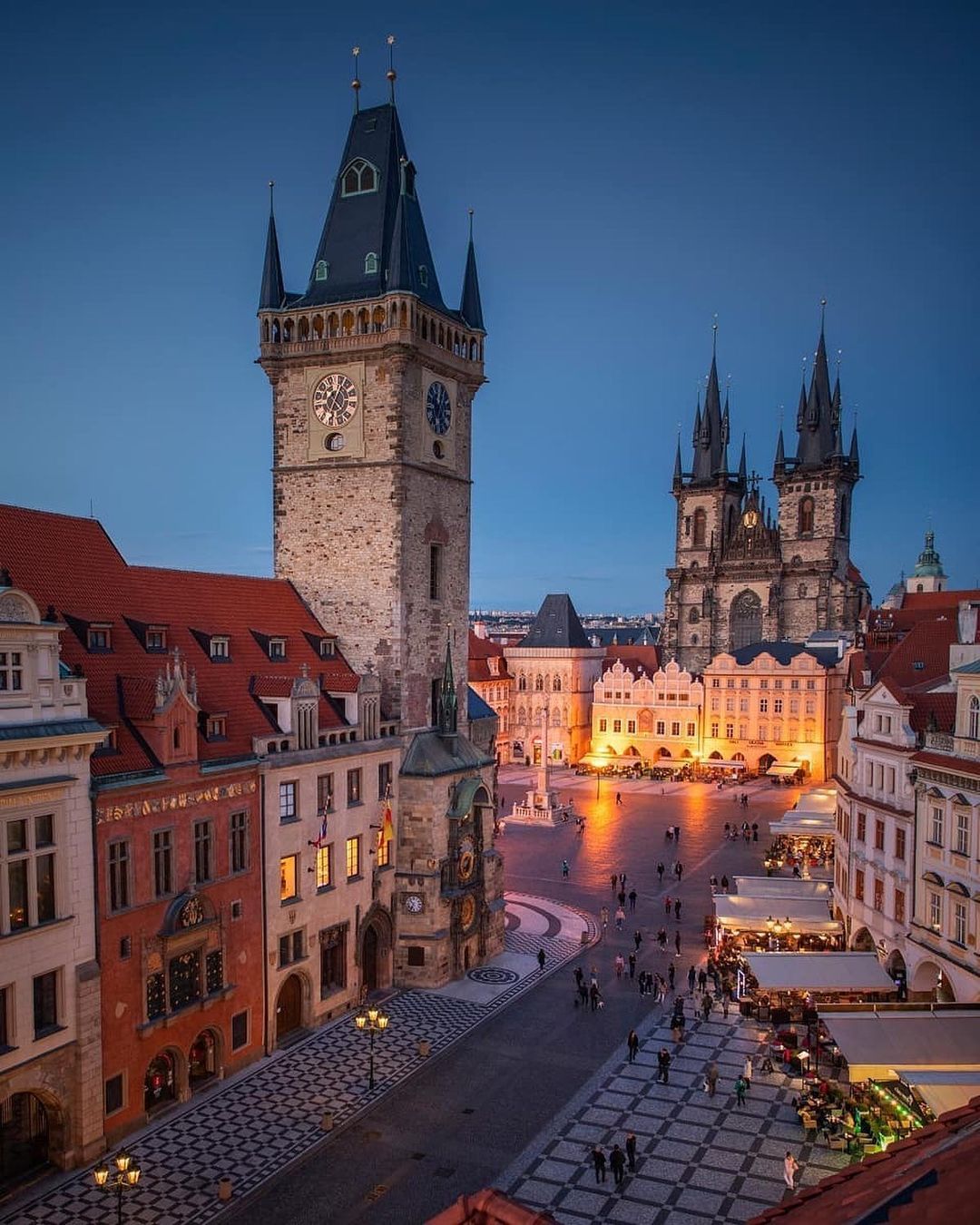 https://mdw-travel-data-us-east-1.s3.amazonaws.com/img/country/Czech-Republic/Les-Grandes-Rousses/img_03.jpg