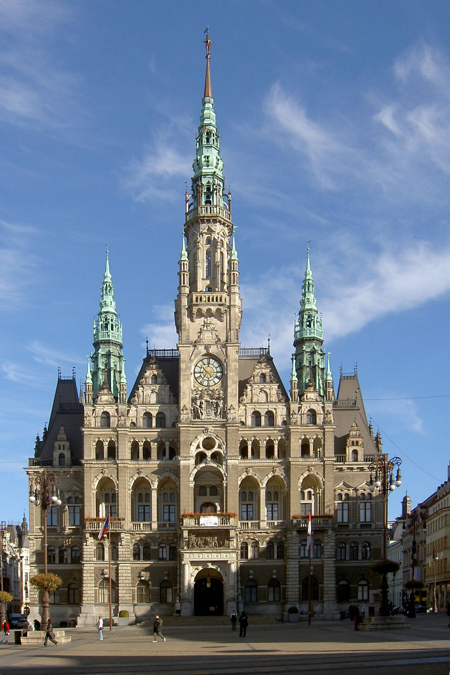 https://mdw-travel-data-us-east-1.s3.amazonaws.com/img/country/Czech-Republic/Liberec-Town-Hall/img_00.jpg