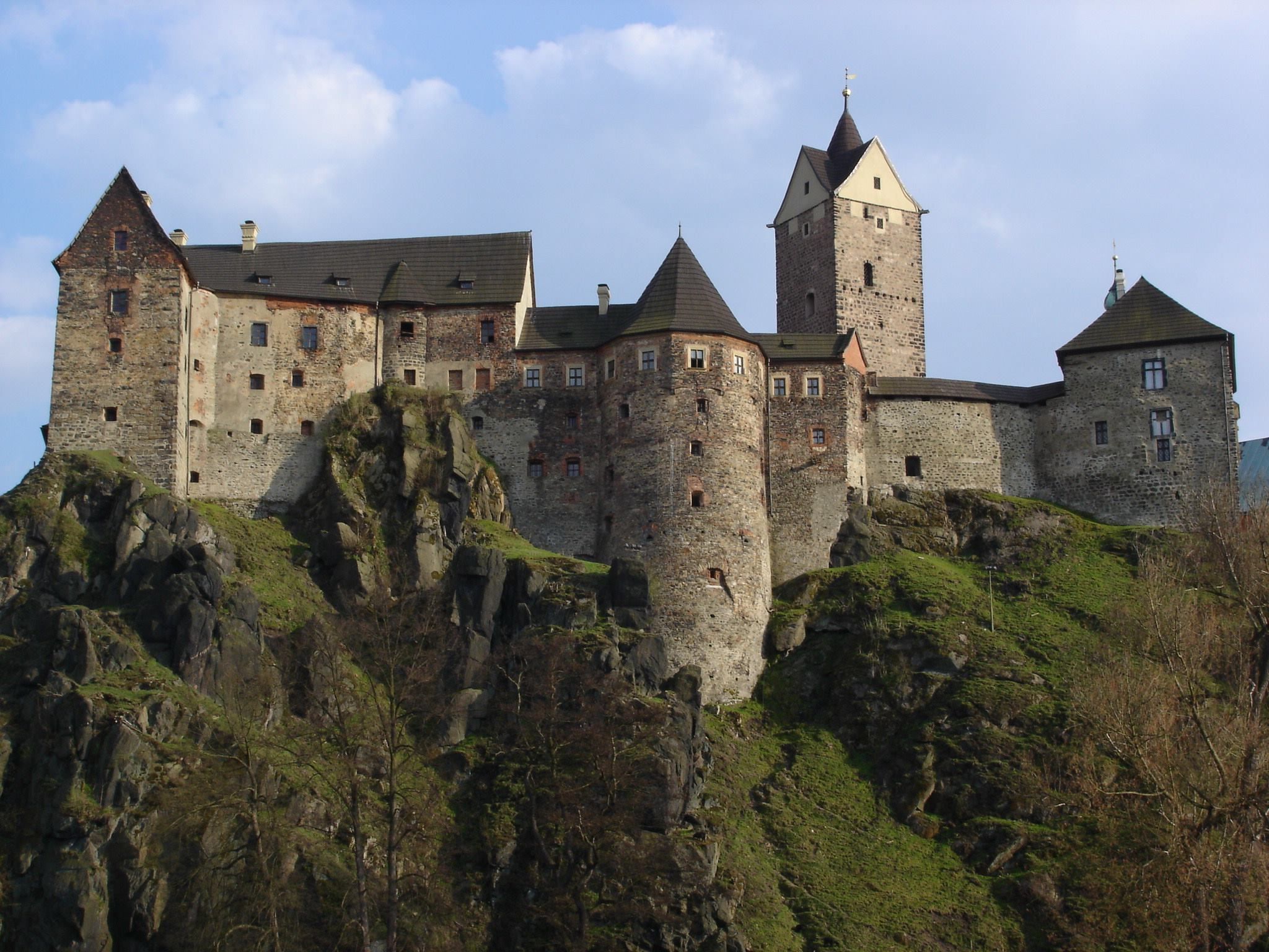 https://mdw-travel-data-us-east-1.s3.amazonaws.com/img/country/Czech-Republic/Loket-Castle/img_02.jpg