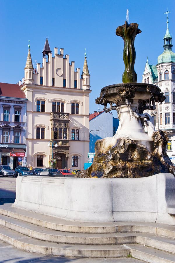 https://mdw-travel-data-us-east-1.s3.amazonaws.com/img/country/Czech-Republic/Masaryk-Square/img_02.jpg