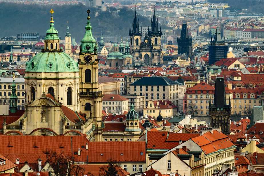 https://mdw-travel-data-us-east-1.s3.amazonaws.com/img/country/Czech-Republic/Milovice-Castle/img_00.jpg