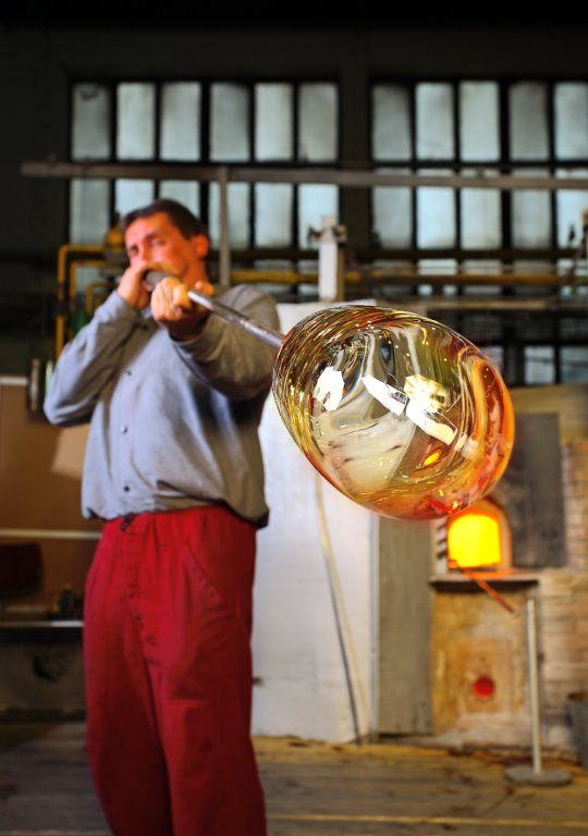 https://mdw-travel-data-us-east-1.s3.amazonaws.com/img/country/Czech-Republic/Moser-Glassworks/img_03.jpg