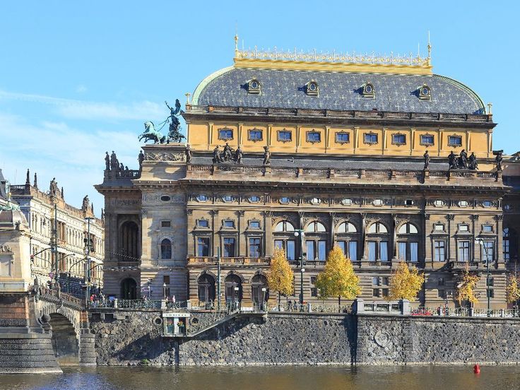 https://mdw-travel-data-us-east-1.s3.amazonaws.com/img/country/Czech-Republic/National-Theatre/img_03.jpg