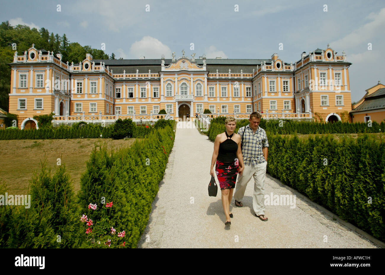 https://mdw-travel-data-us-east-1.s3.amazonaws.com/img/country/Czech-Republic/Nove-Hrady-Chateau/img_04.jpg