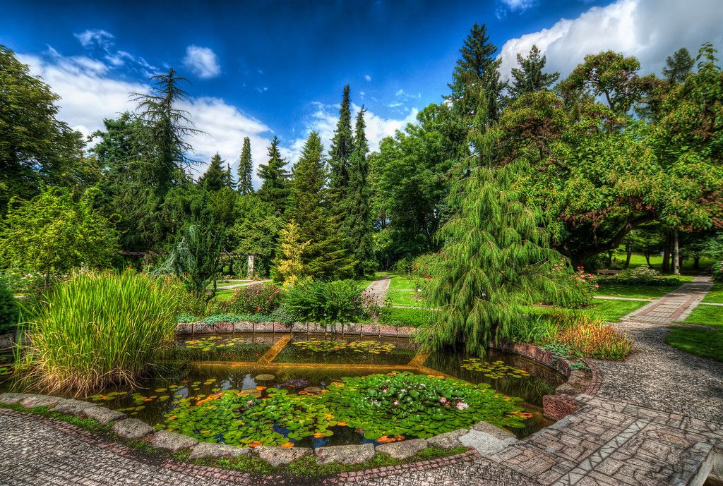 https://mdw-travel-data-us-east-1.s3.amazonaws.com/img/country/Czech-Republic/Olomouc-Botanical-Gardens/img_03.jpg