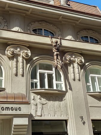 https://mdw-travel-data-us-east-1.s3.amazonaws.com/img/country/Czech-Republic/Olomouc-Museum-of-Natural-History/img_01.jpg