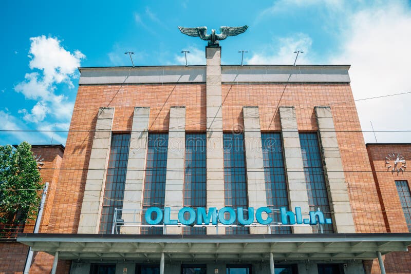 https://mdw-travel-data-us-east-1.s3.amazonaws.com/img/country/Czech-Republic/Olomouc-Railway-Station/img_01.jpg