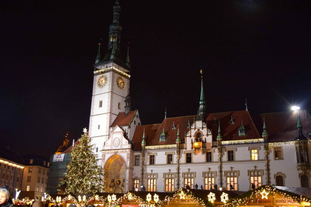 https://mdw-travel-data-us-east-1.s3.amazonaws.com/img/country/Czech-Republic/Olomouc-Town-Hall/img_01.jpg