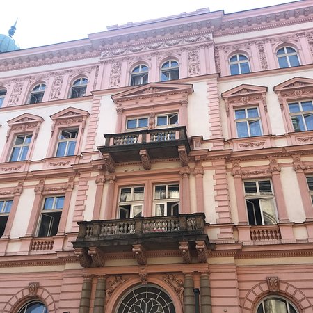 https://mdw-travel-data-us-east-1.s3.amazonaws.com/img/country/Czech-Republic/Olomouc-Town-Hall/img_02.jpg