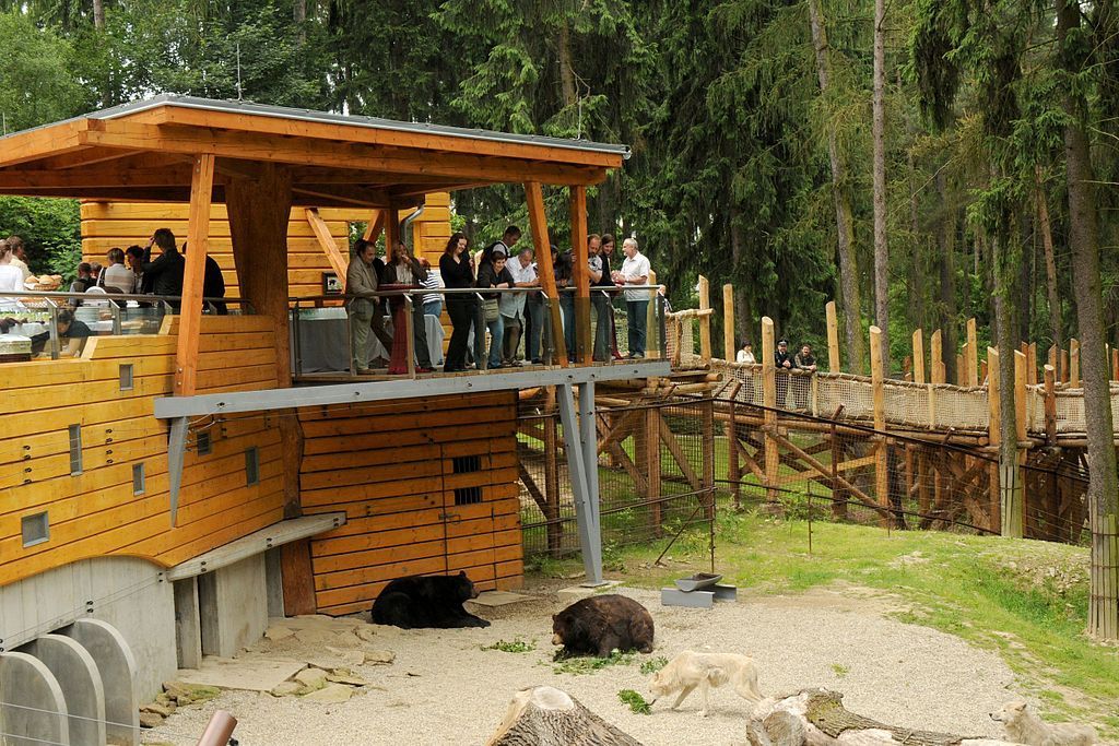 https://mdw-travel-data-us-east-1.s3.amazonaws.com/img/country/Czech-Republic/Olomouc-Zoo/img_00.jpg