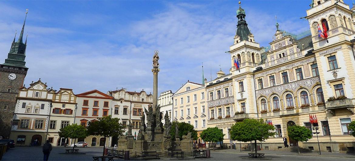 https://mdw-travel-data-us-east-1.s3.amazonaws.com/img/country/Czech-Republic/Pardubice-Old-Town-Square/img_03.jpg