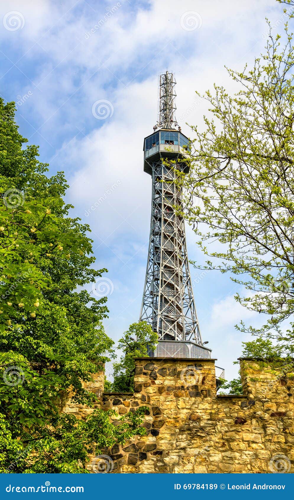 https://mdw-travel-data-us-east-1.s3.amazonaws.com/img/country/Czech-Republic/Petrin-Lookout-Tower/img_01.jpg