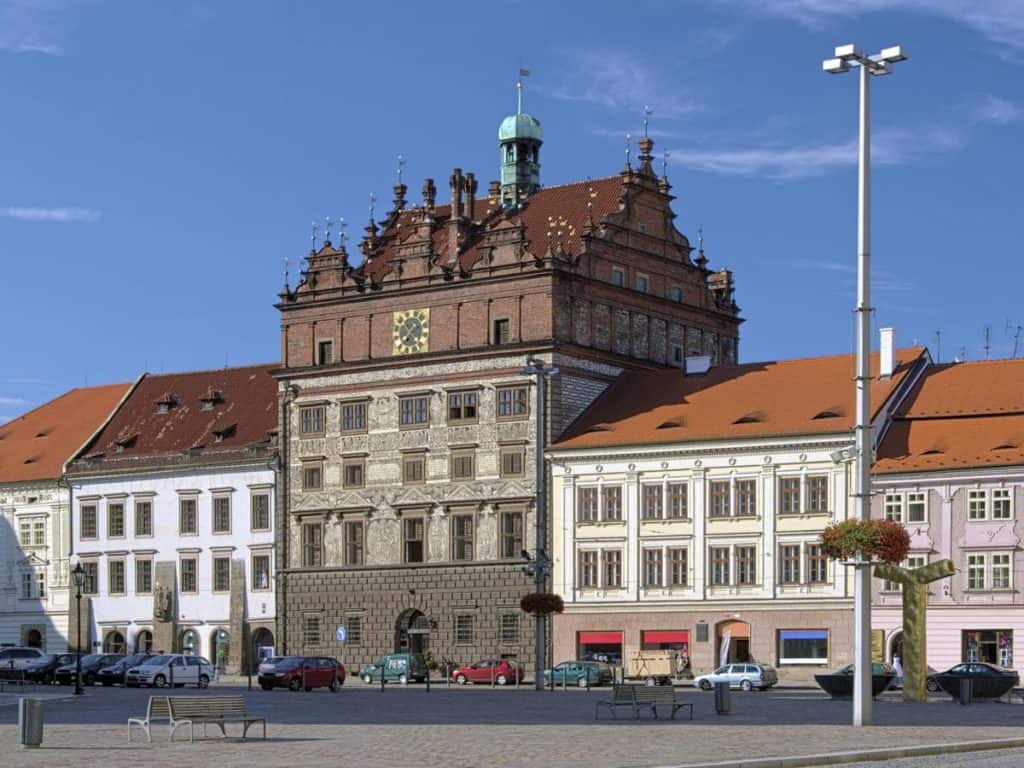 https://mdw-travel-data-us-east-1.s3.amazonaws.com/img/country/Czech-Republic/Pilsen-Zoo/img_01.jpg