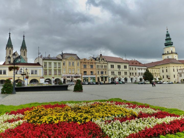 https://mdw-travel-data-us-east-1.s3.amazonaws.com/img/country/Czech-Republic/Pleasure-Garden-Kromeriz/img_03.jpg