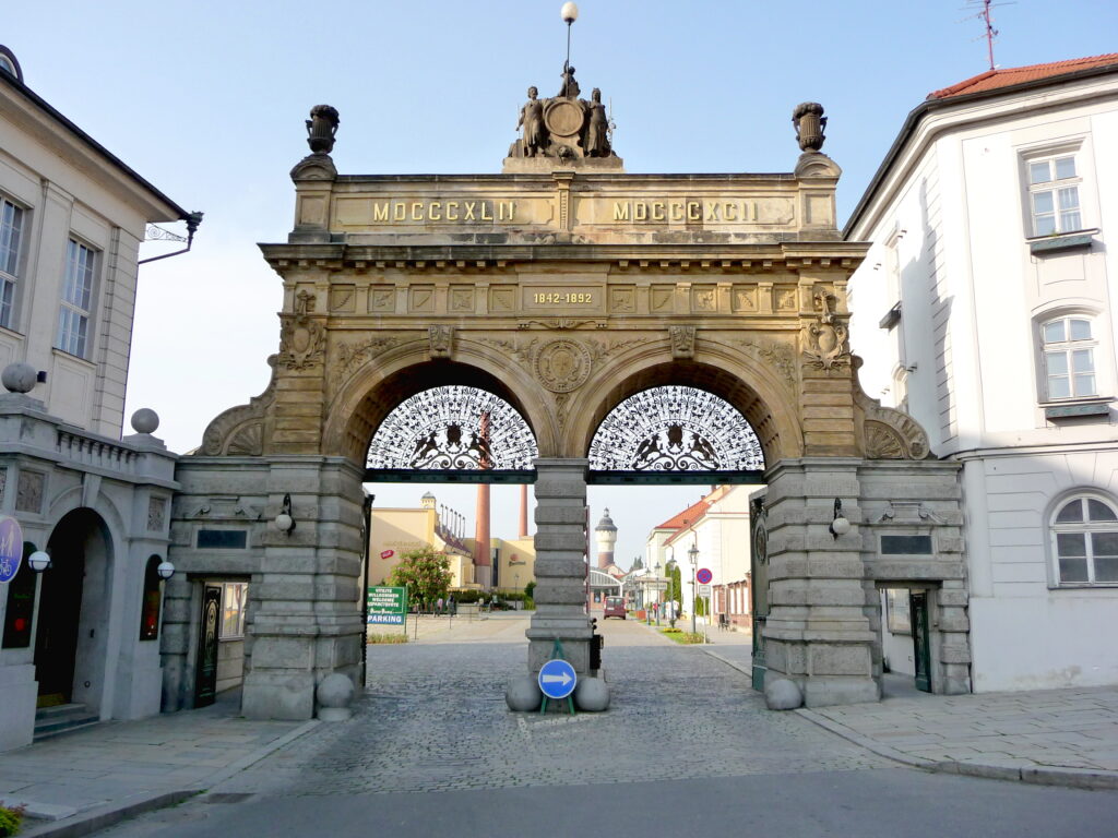 https://mdw-travel-data-us-east-1.s3.amazonaws.com/img/country/Czech-Republic/Plzensky-Prazdroj-Brewery/img_03.jpg