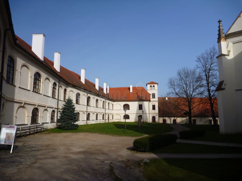 https://mdw-travel-data-us-east-1.s3.amazonaws.com/img/country/Czech-Republic/Porta-Coeli-Monastery/img_03.jpg