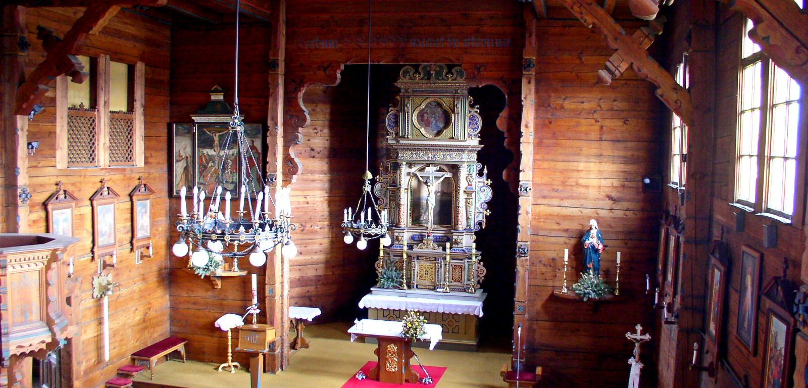 https://mdw-travel-data-us-east-1.s3.amazonaws.com/img/country/Czech-Republic/Povyseni-sv-Krize-Church/img_03.jpg