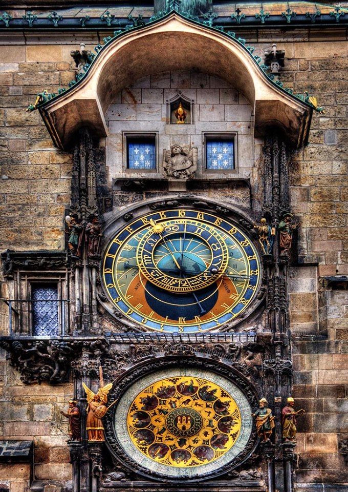 https://mdw-travel-data-us-east-1.s3.amazonaws.com/img/country/Czech-Republic/Prague-Astronomical-Clock/img_02.jpg