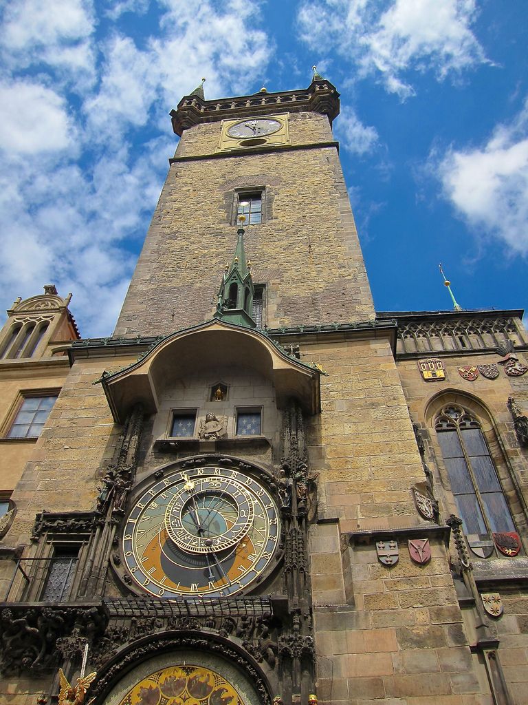 https://mdw-travel-data-us-east-1.s3.amazonaws.com/img/country/Czech-Republic/Prague-Astronomical-Clock/img_03.jpg
