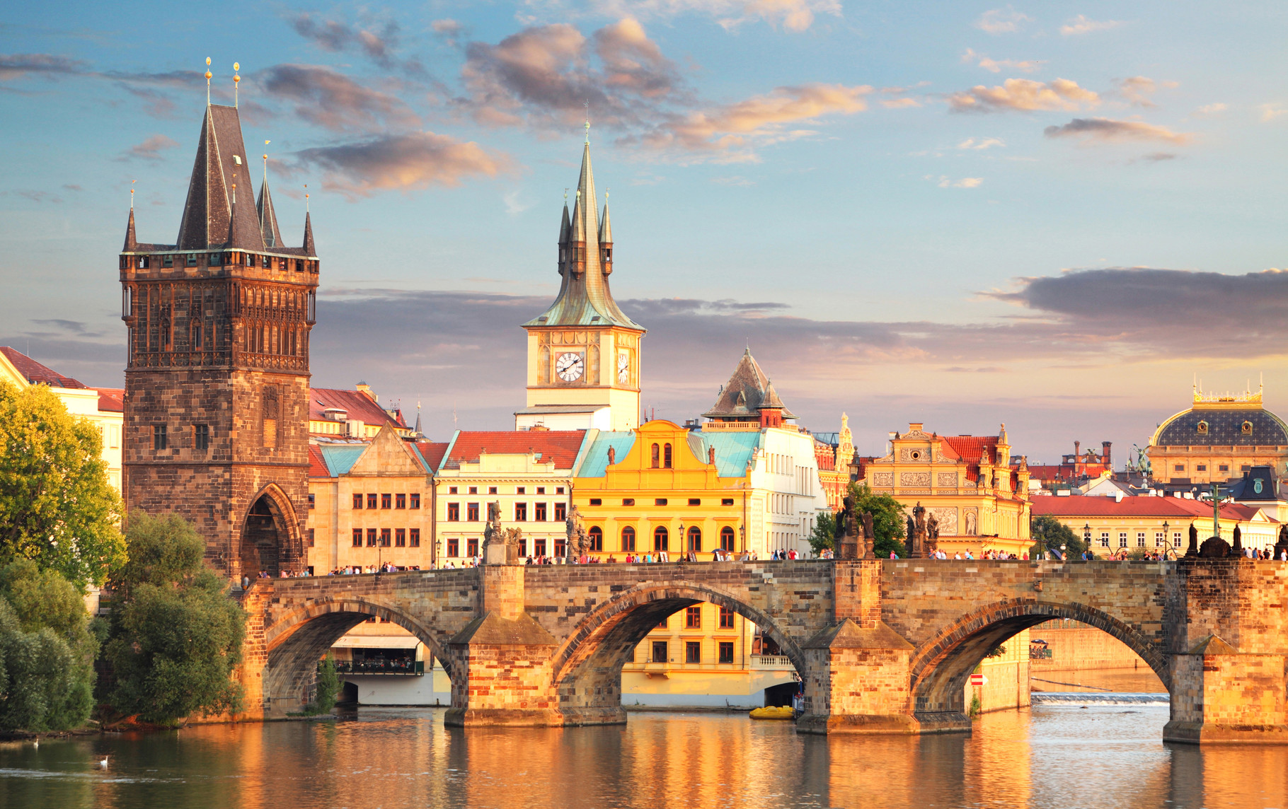 https://mdw-travel-data-us-east-1.s3.amazonaws.com/img/country/Czech-Republic/Prague-Funfair-Park/img_03.jpg