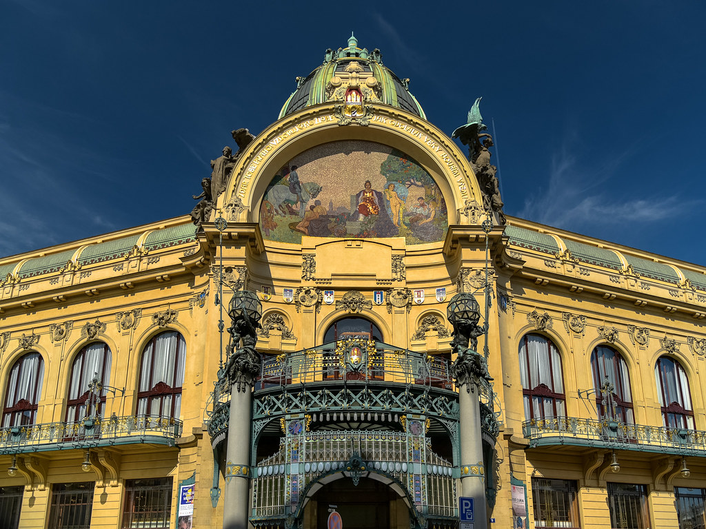 https://mdw-travel-data-us-east-1.s3.amazonaws.com/img/country/Czech-Republic/Prague-Municipal-House/img_04.jpg