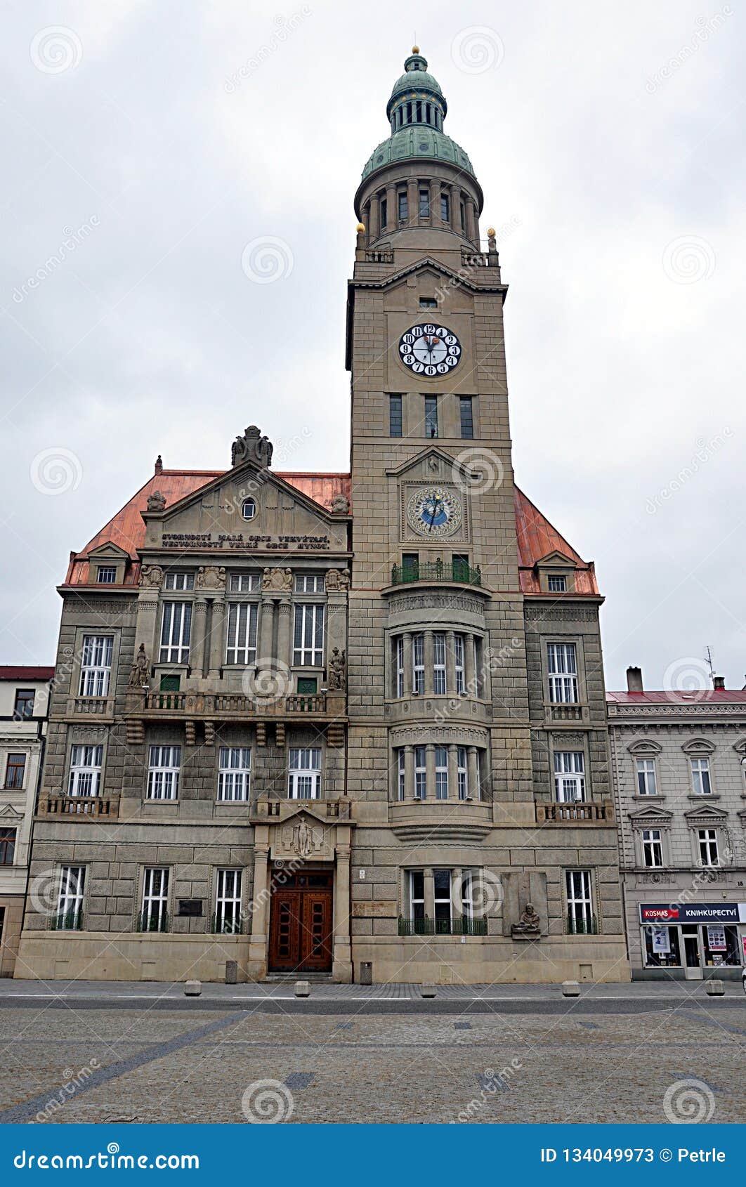 https://mdw-travel-data-us-east-1.s3.amazonaws.com/img/country/Czech-Republic/Prostejov-Town-Square/img_00.jpg