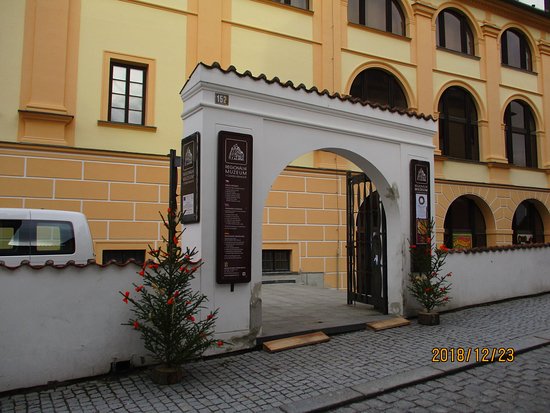 https://mdw-travel-data-us-east-1.s3.amazonaws.com/img/country/Czech-Republic/Regional-Museum-in-Cesky-Krumlov/img_01.jpg