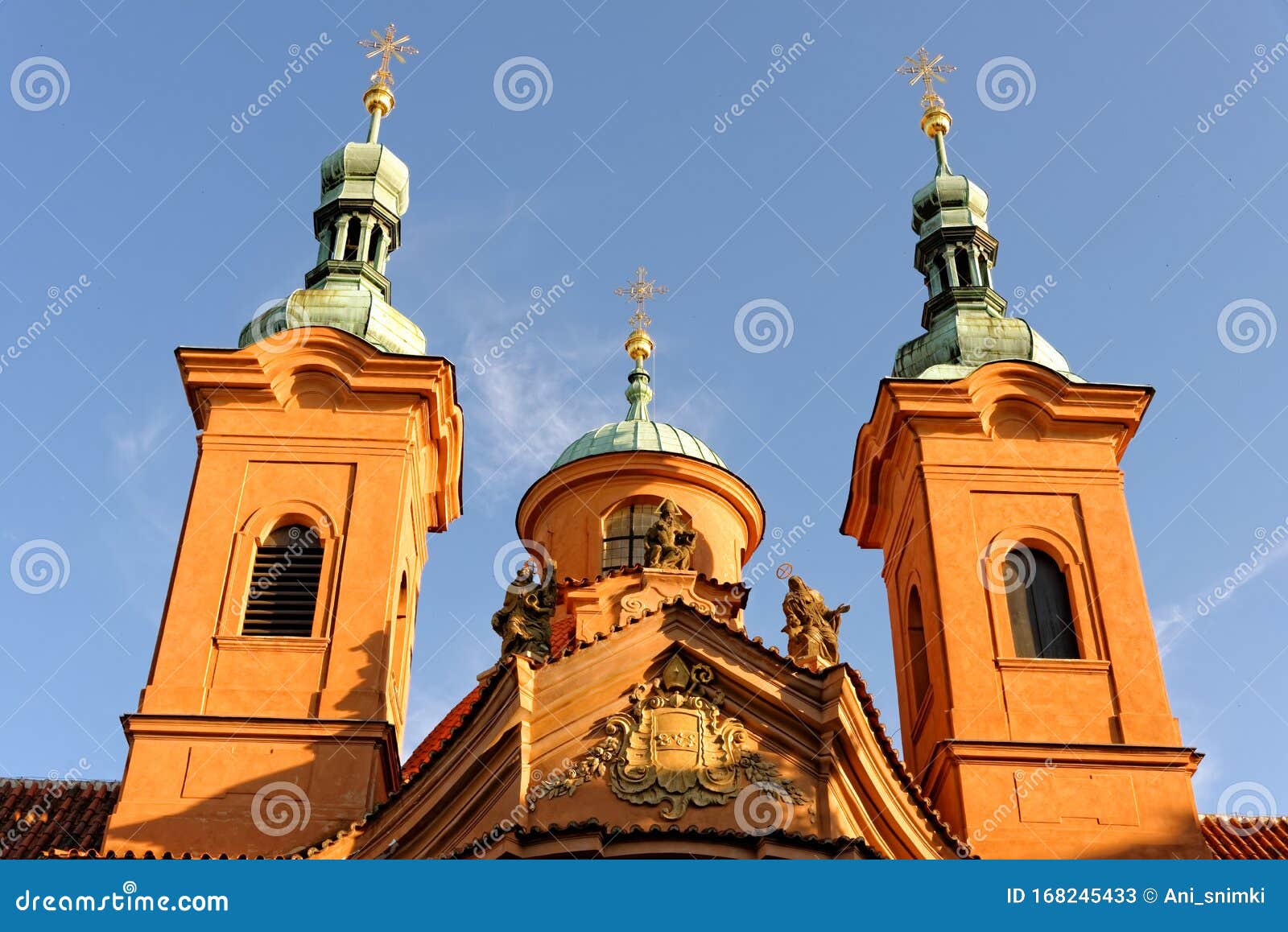 https://mdw-travel-data-us-east-1.s3.amazonaws.com/img/country/Czech-Republic/Saint-Laurence-Church/img_03.jpg