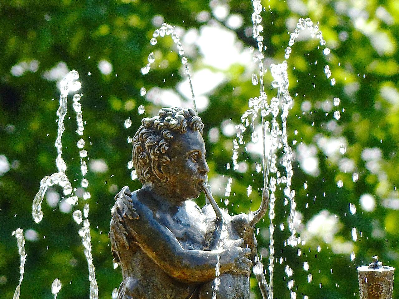 https://mdw-travel-data-us-east-1.s3.amazonaws.com/img/country/Czech-Republic/Singing-Fountain/img_01.jpg
