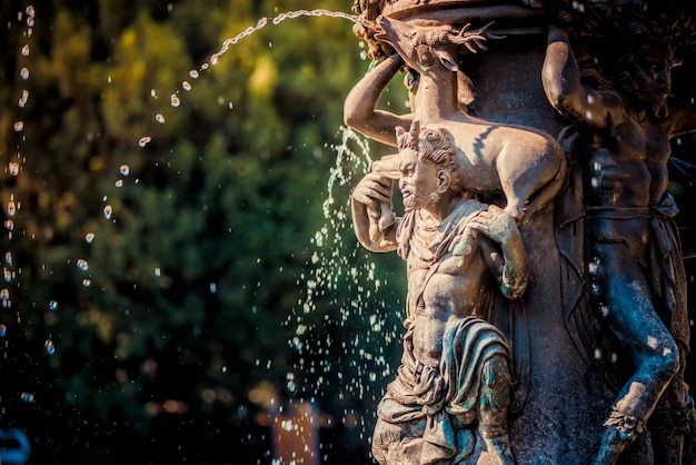 https://mdw-travel-data-us-east-1.s3.amazonaws.com/img/country/Czech-Republic/Singing-Fountain/img_02.jpg