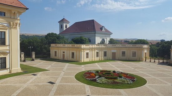 https://mdw-travel-data-us-east-1.s3.amazonaws.com/img/country/Czech-Republic/Slavkov-u-Brna-Battlefield/img_03.jpg