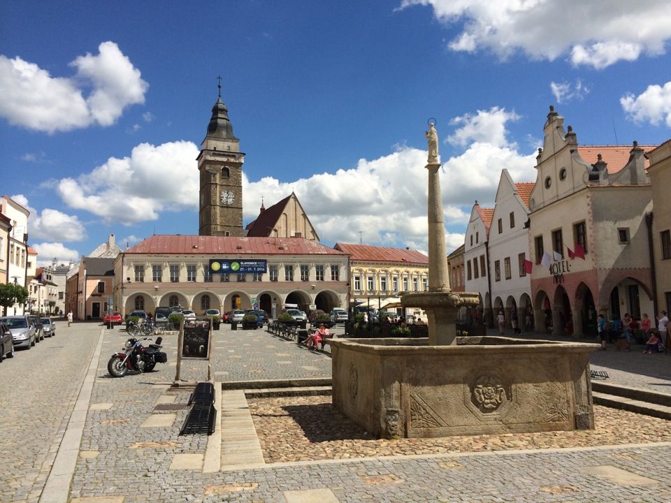 https://mdw-travel-data-us-east-1.s3.amazonaws.com/img/country/Czech-Republic/Slavonice-Renaissance-Town/img_02.jpg