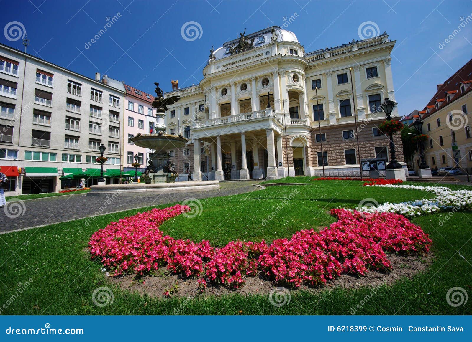 https://mdw-travel-data-us-east-1.s3.amazonaws.com/img/country/Czech-Republic/Slovak-National-Theatre/img_04.jpg