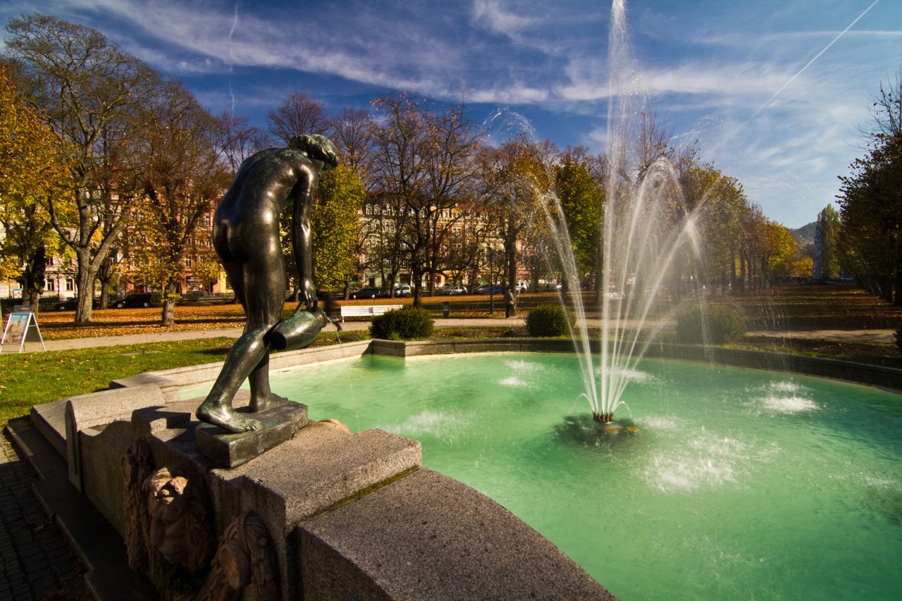 https://mdw-travel-data-us-east-1.s3.amazonaws.com/img/country/Czech-Republic/Smetana-Park/img_01.jpg