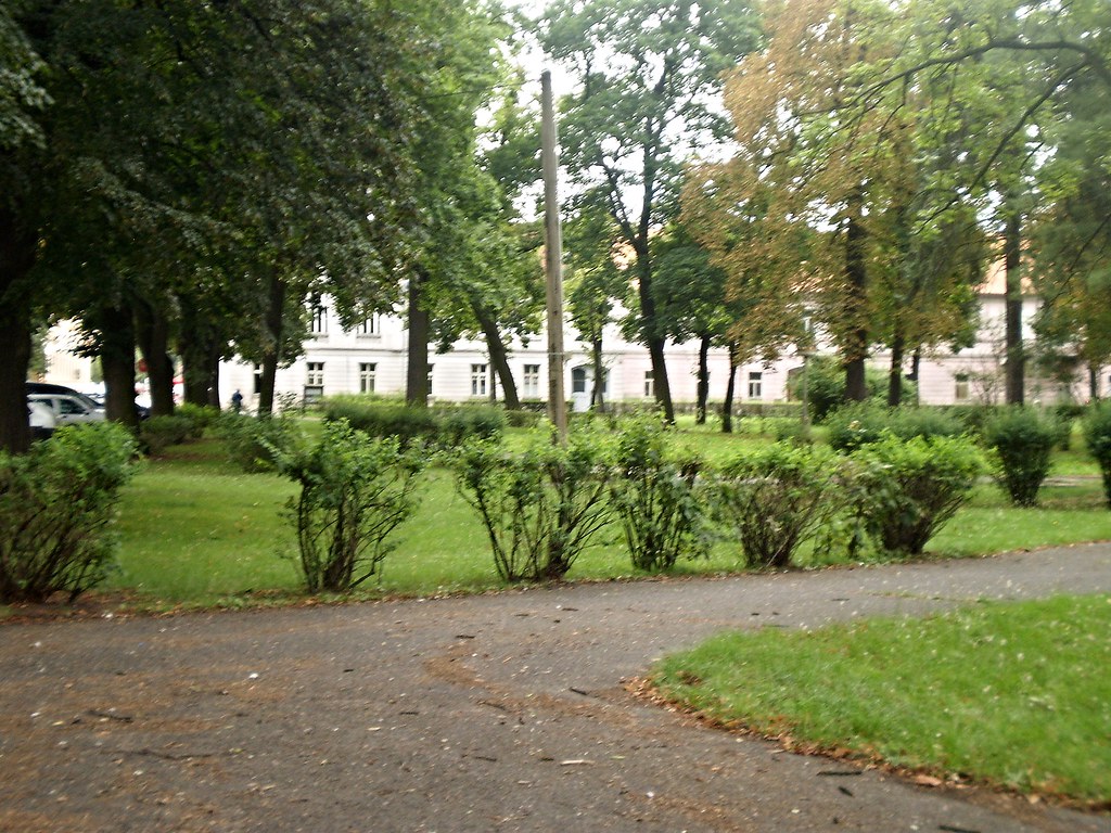 https://mdw-travel-data-us-east-1.s3.amazonaws.com/img/country/Czech-Republic/Smetana-Park/img_03.jpg