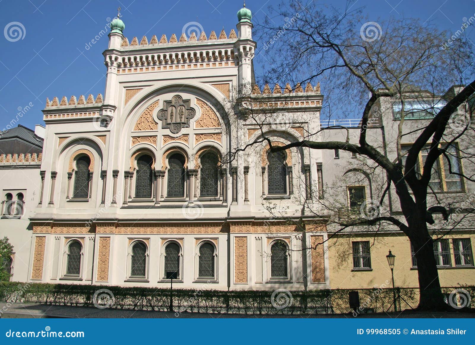 https://mdw-travel-data-us-east-1.s3.amazonaws.com/img/country/Czech-Republic/Spanish-Synagogue/img_03.jpg