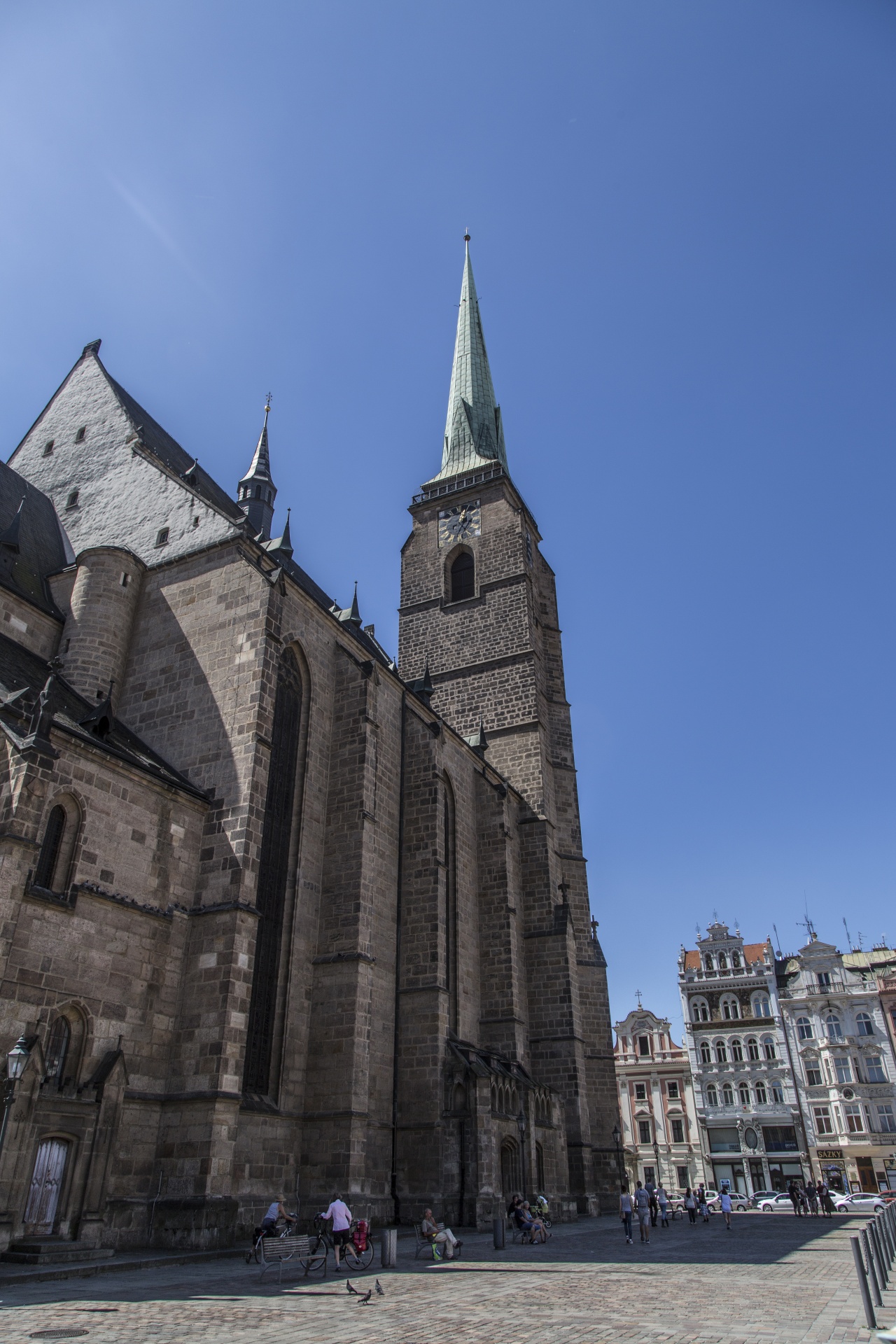 https://mdw-travel-data-us-east-1.s3.amazonaws.com/img/country/Czech-Republic/St-Bartholomews-Cathedral/img_01.jpg