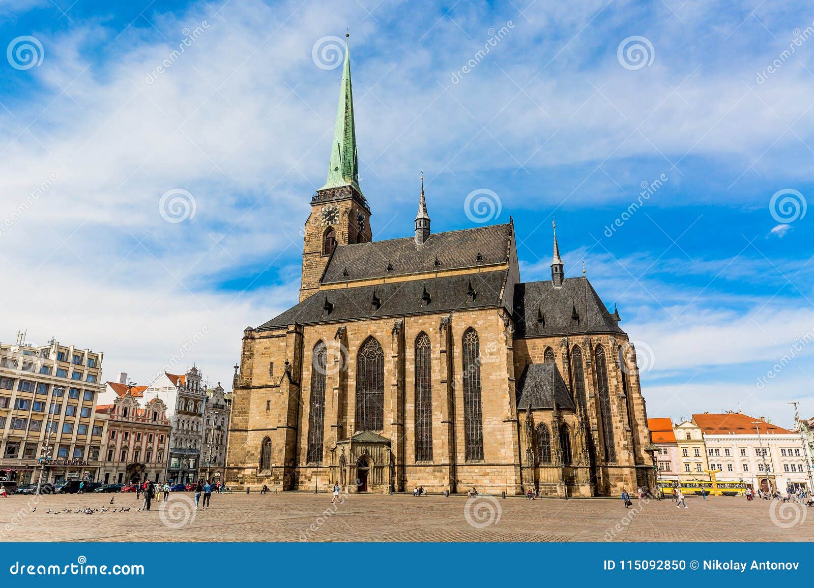 https://mdw-travel-data-us-east-1.s3.amazonaws.com/img/country/Czech-Republic/St-Bartholomews-Church/img_02.jpg
