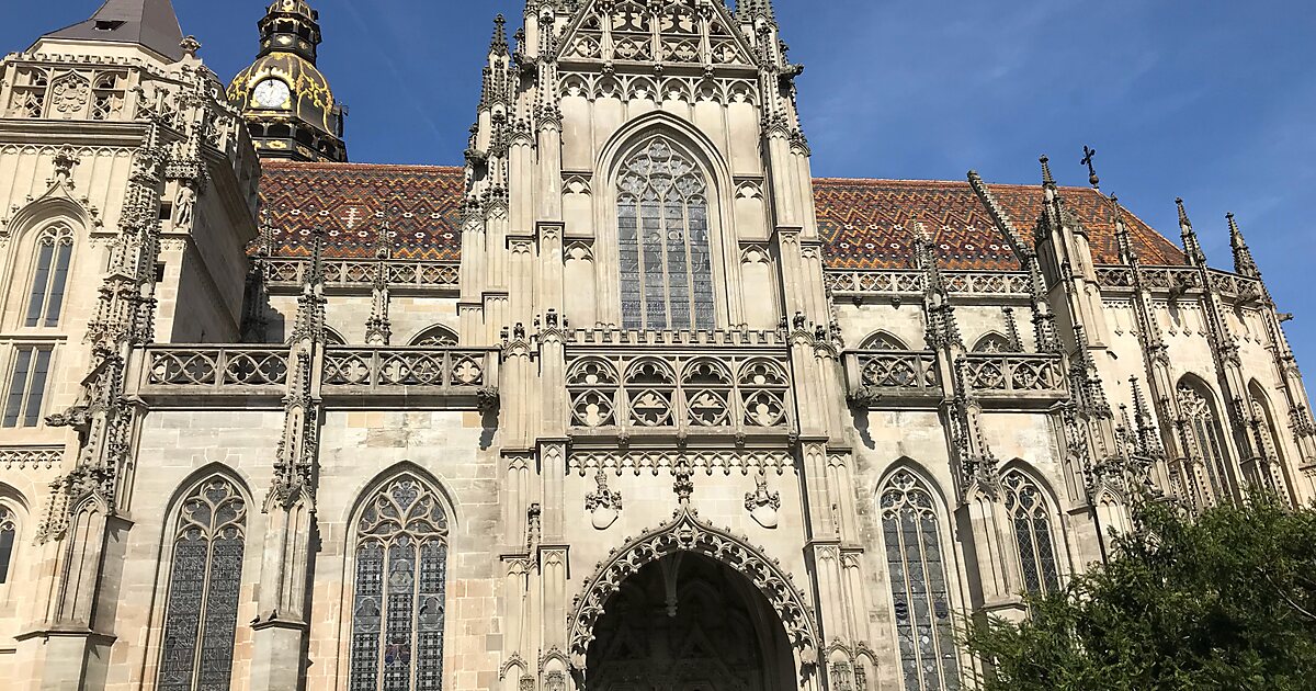https://mdw-travel-data-us-east-1.s3.amazonaws.com/img/country/Czech-Republic/St-Elisabeth-Cathedral/img_02.jpg