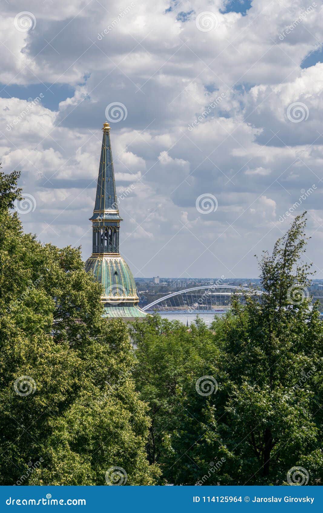 https://mdw-travel-data-us-east-1.s3.amazonaws.com/img/country/Czech-Republic/St-Martins-Dome/img_02.jpg