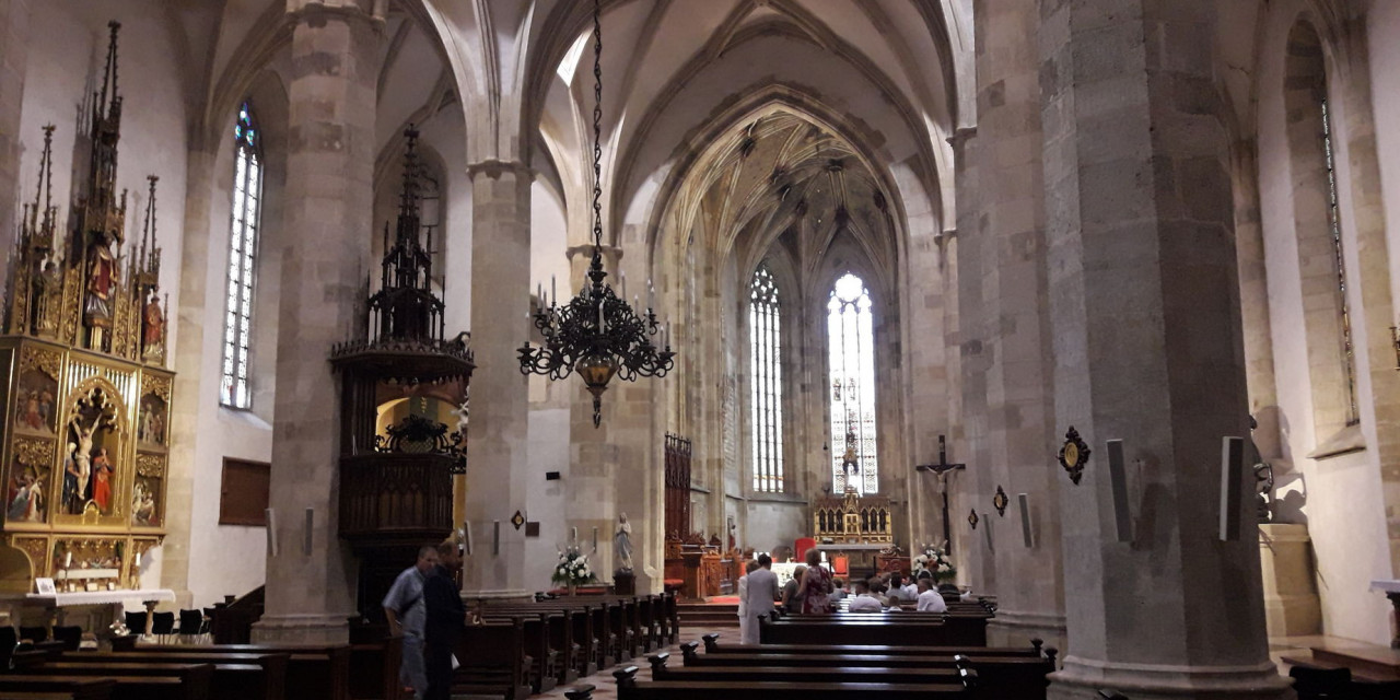 https://mdw-travel-data-us-east-1.s3.amazonaws.com/img/country/Czech-Republic/St-Martins-Dome/img_04.jpg