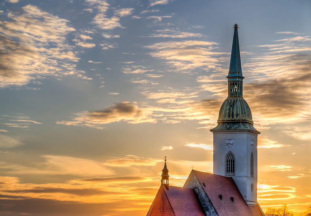 https://mdw-travel-data-us-east-1.s3.amazonaws.com/img/country/Czech-Republic/St-Martins-Dome/img_05.jpg