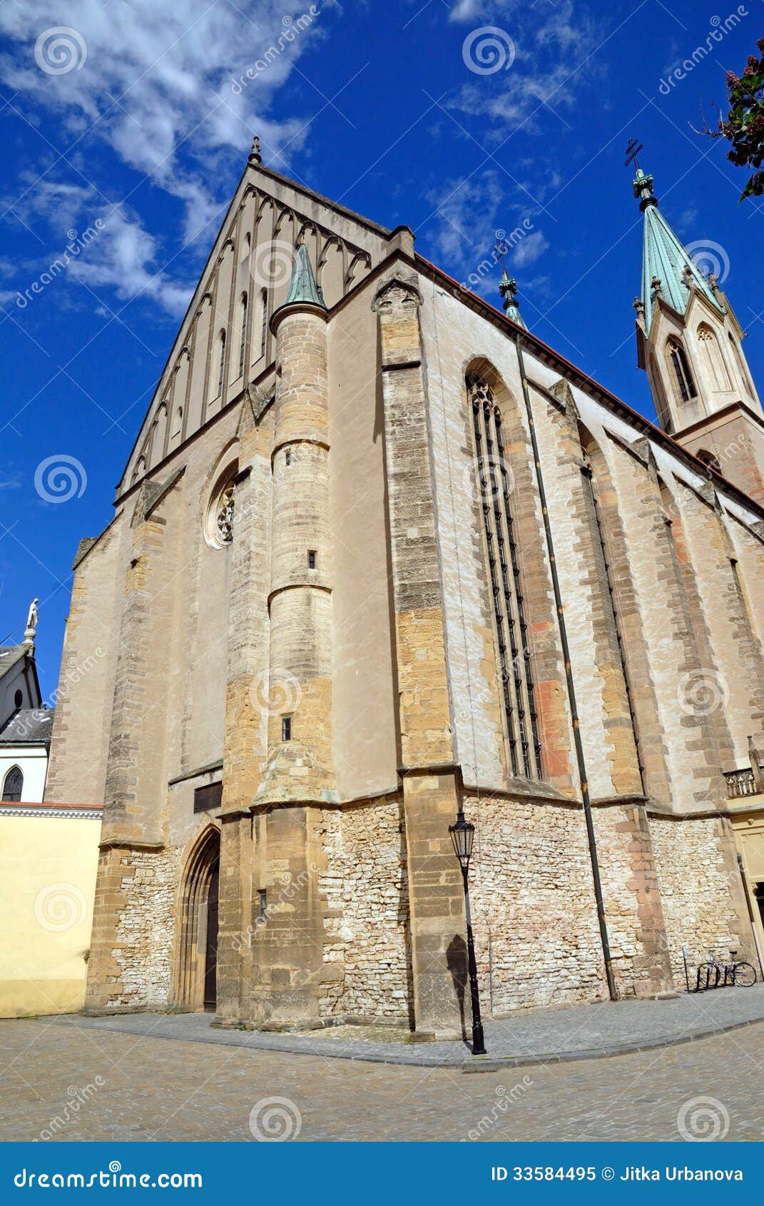 https://mdw-travel-data-us-east-1.s3.amazonaws.com/img/country/Czech-Republic/St-Maurice-Church/img_03.jpg