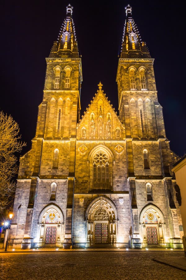 https://mdw-travel-data-us-east-1.s3.amazonaws.com/img/country/Czech-Republic/St-Peter-and-Paul-Cathedral/img_01.jpg