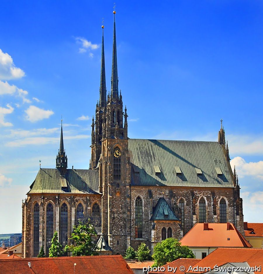 https://mdw-travel-data-us-east-1.s3.amazonaws.com/img/country/Czech-Republic/St-Peter-and-Paul-Cathedral/img_02.jpg