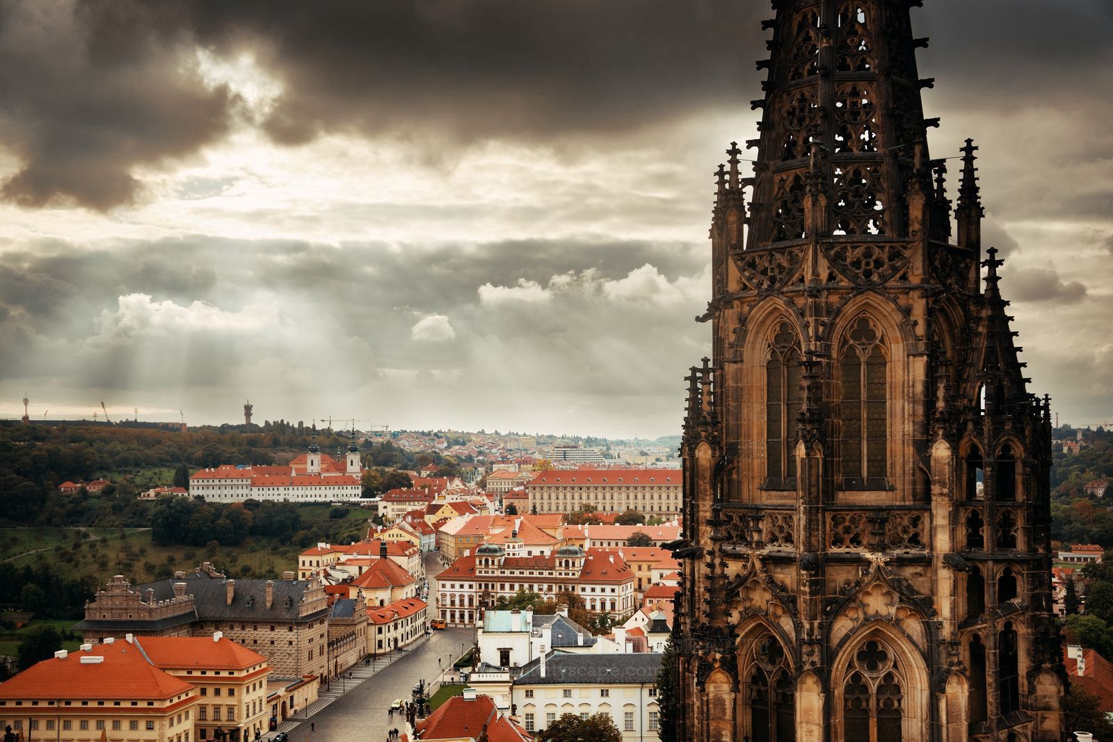https://mdw-travel-data-us-east-1.s3.amazonaws.com/img/country/Czech-Republic/St-Vitus-Cathedral/img_01.jpg