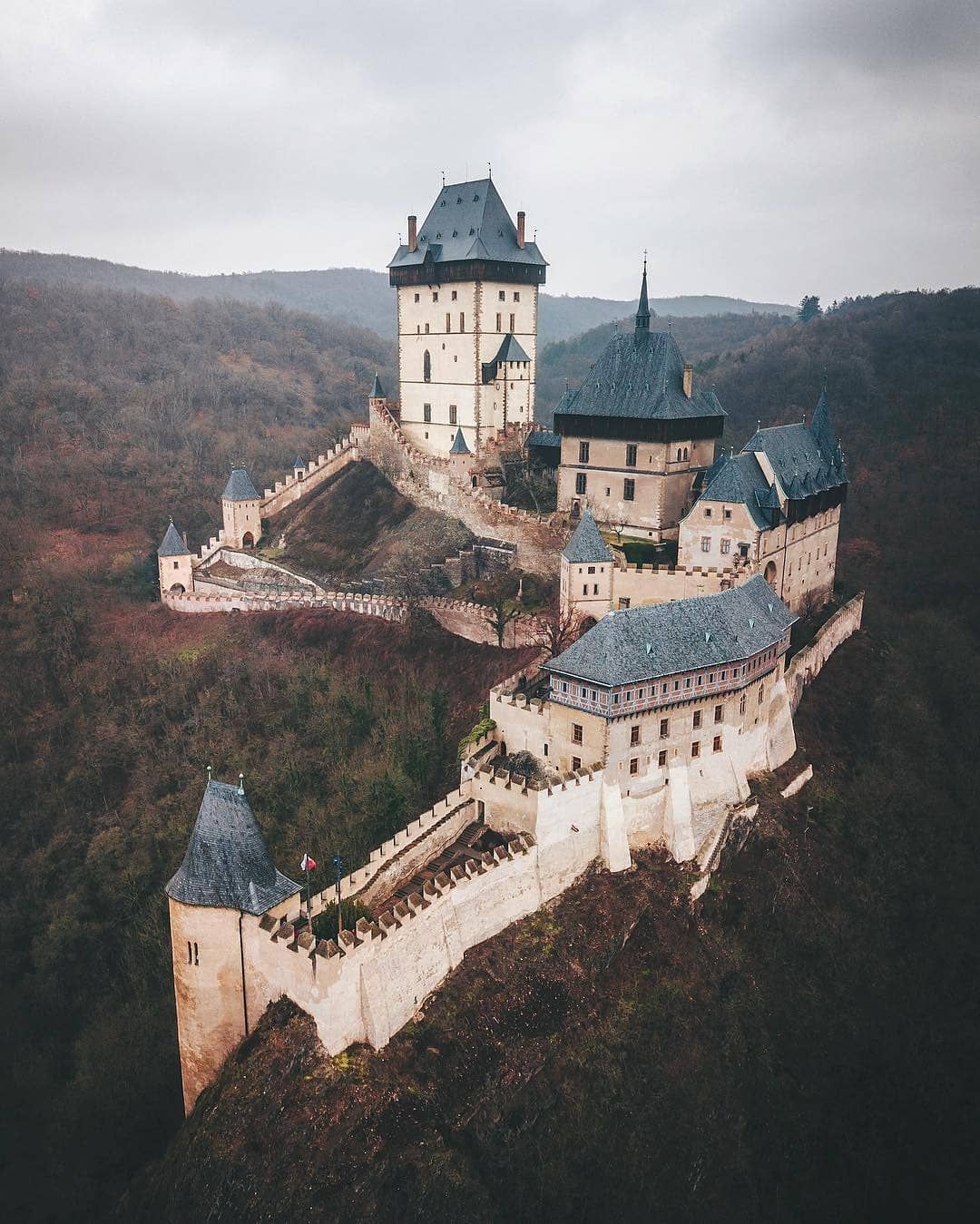 https://mdw-travel-data-us-east-1.s3.amazonaws.com/img/country/Czech-Republic/State-Castle-and-Chateau-Pribyslav/img_03.jpg