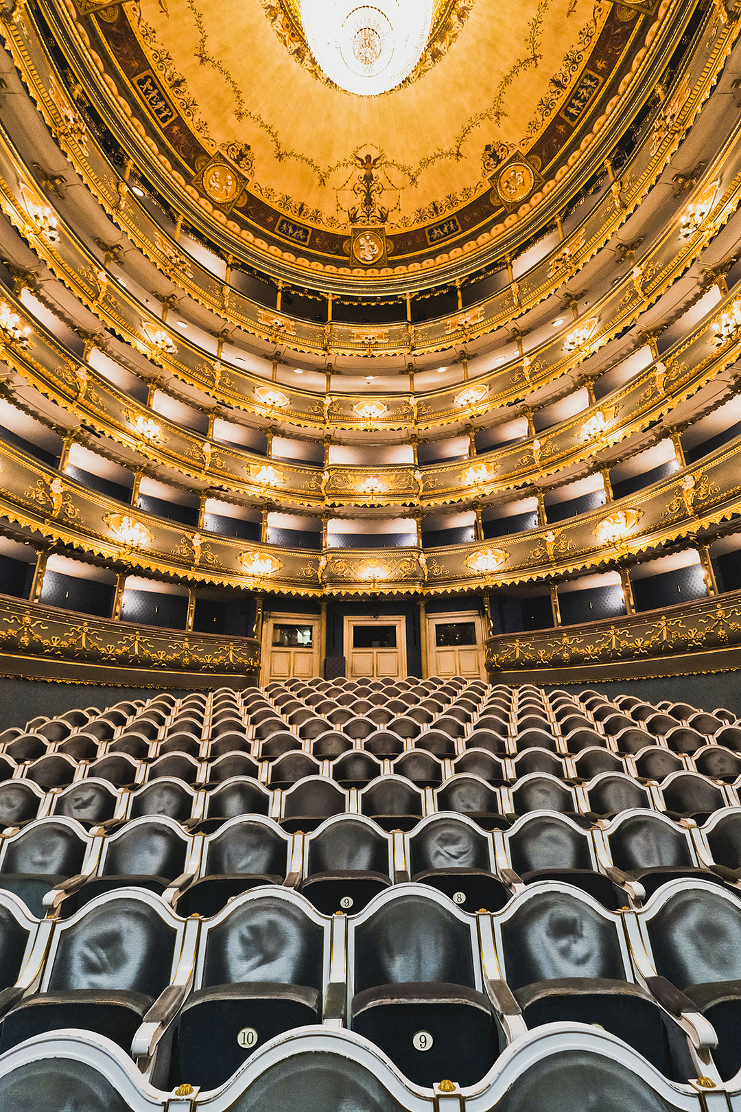https://mdw-travel-data-us-east-1.s3.amazonaws.com/img/country/Czech-Republic/Stroupeznickeho-Theatre/img_02.jpg