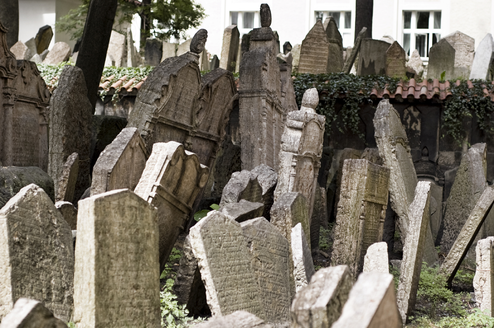 https://mdw-travel-data-us-east-1.s3.amazonaws.com/img/country/Czech-Republic/Telc-Jewish-Cemetery/img_01.jpg
